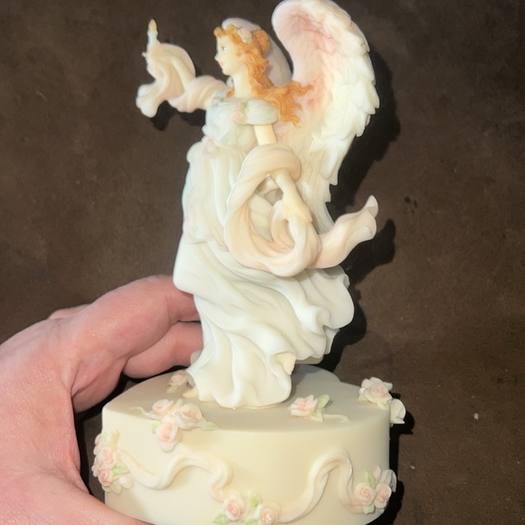 “Seraphim Classics” Hope “Light In The Distance” Musical Figurine - Picture 3 of 7
